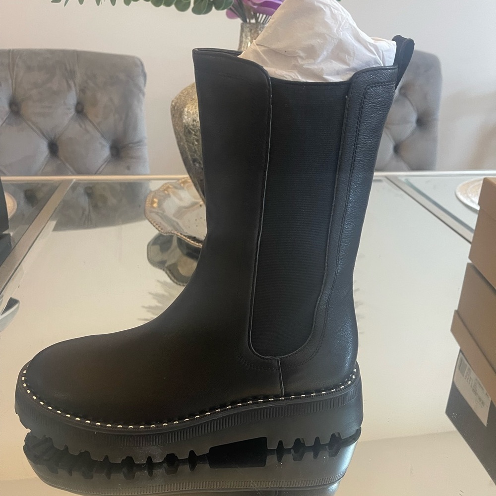 Kenneth Cole Gentle Souls size 9. New women’s boots.